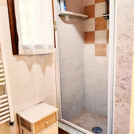 Con Bagno E Accesso Indipendente بيت ضيافة لوكا