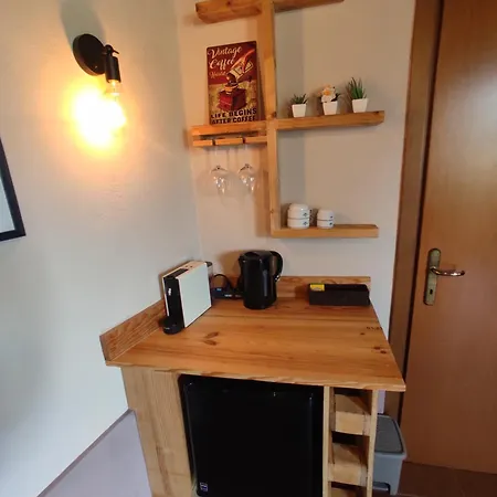 Con Bagno E Accesso Indipendente *